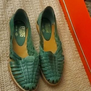 Honors Sport leather sandals-- size 5 1/2